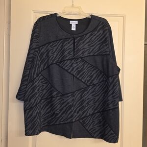 Sz 1X Catherines Maggie Barnes chevron zebra print blazer with hook&eye closure.